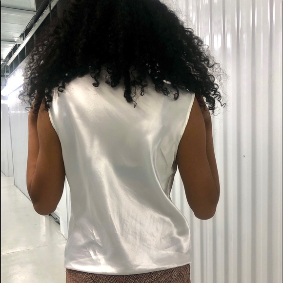 << Escapades Satin Top >> - Picture 3 of 4